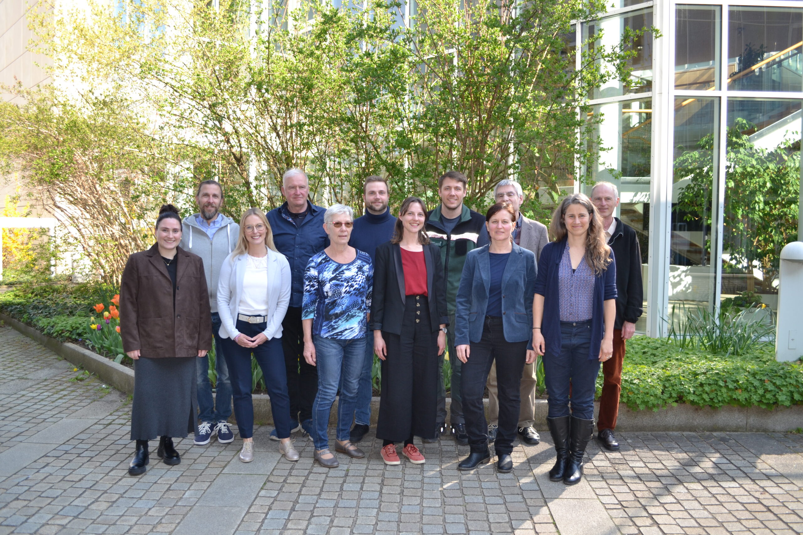 Auf dem Foto, aufgenommen am 10.04.2025 sind die Bamberger Klimabeirätinnen und Klimabeiräte sowie angestellte der Klima- und Energieagentur Bamberg ersichtlich.